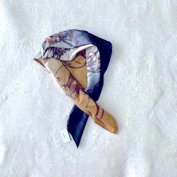 NWT Authentic Gucci Bi-Color Ribbon Prints Scarf - Picture 2 of 6